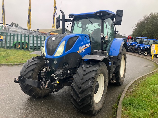 NEW HOLLAND T7.210 PC TRACTOR