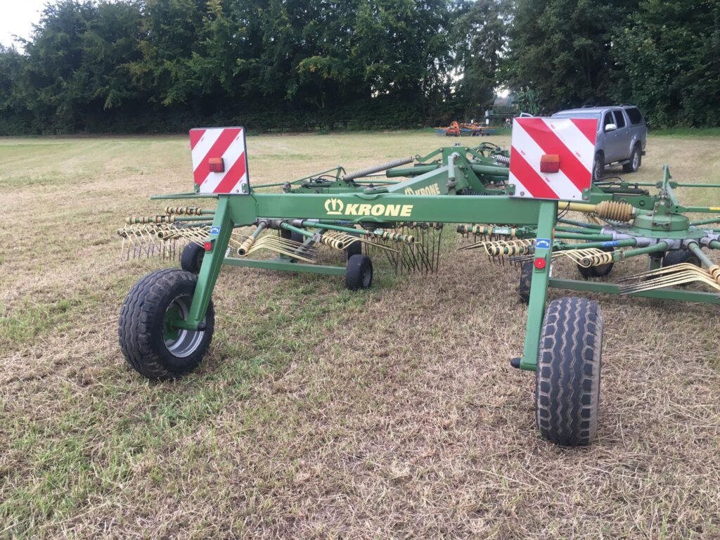 2012 KRONE SWADRO HAY RAKE 800/26