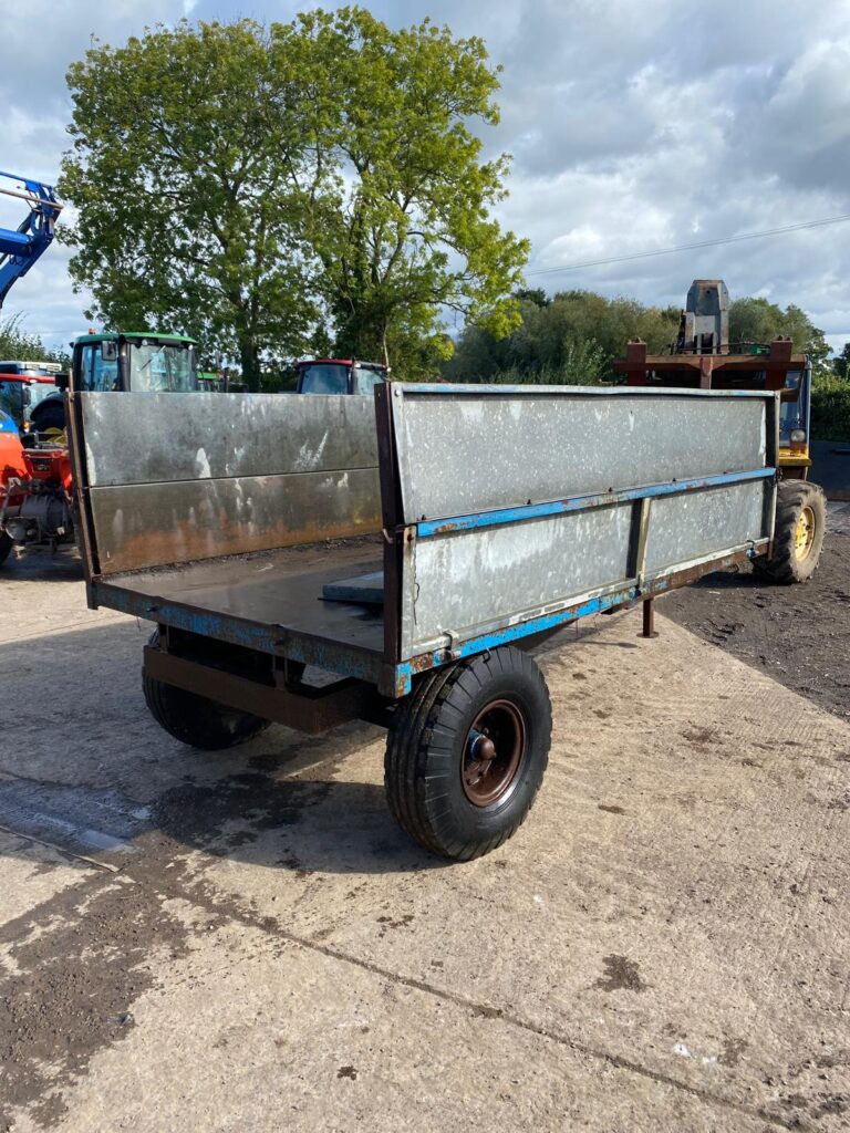 GRAIN TRAILER