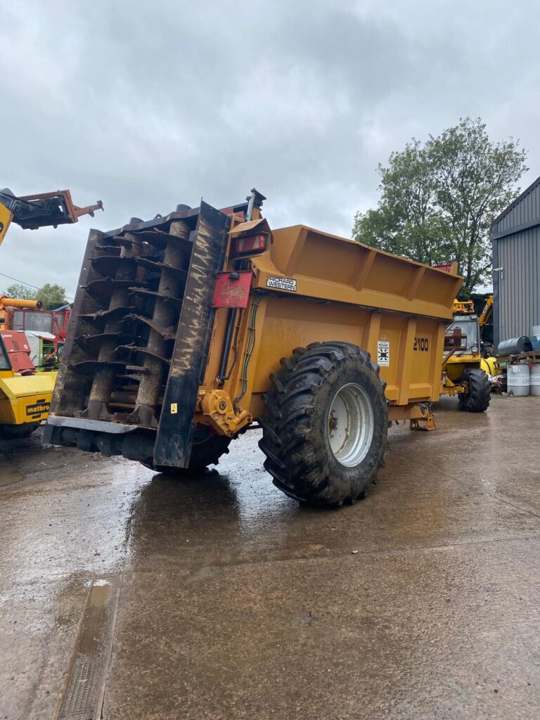 RICHARD WESTERN D2100 DUNG SPREADER