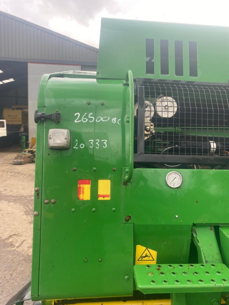 JOHN DEERE 575 ROUND BALER