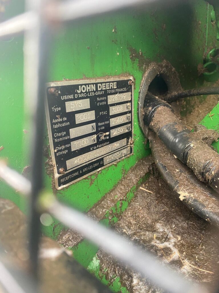 JOHN DEERE 575 ROUND BALER