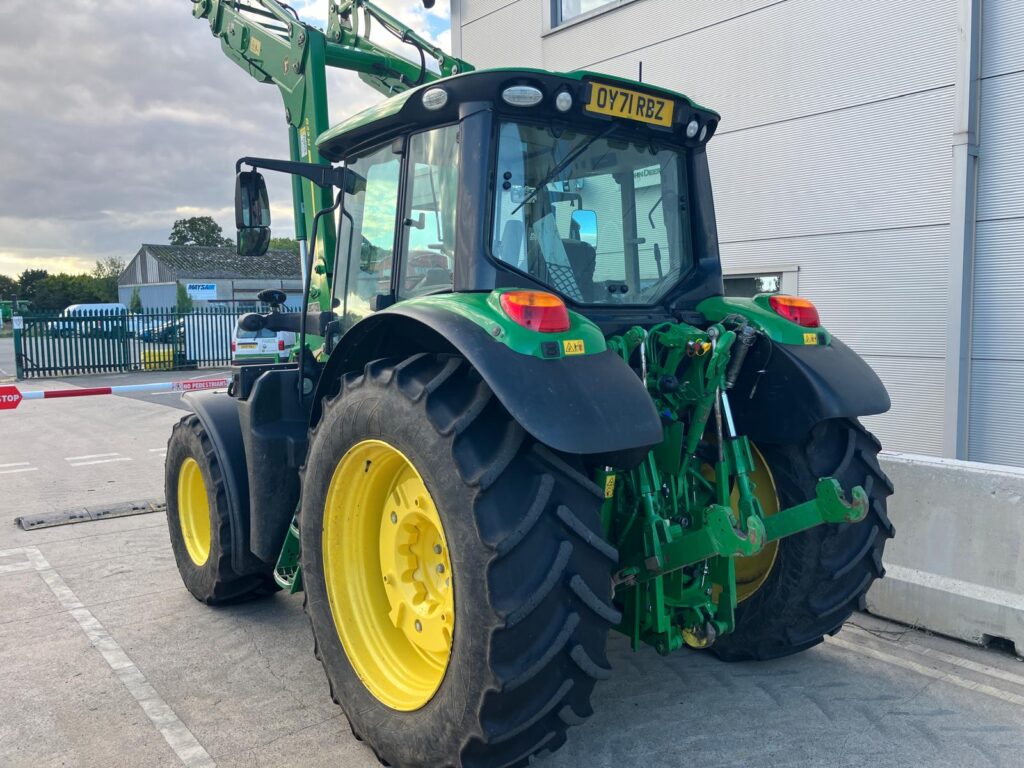 John Deere 6120M