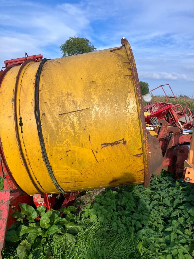 TEAGLE TOMAHAWK 4040 STRAW/SILAGE CHOPPER