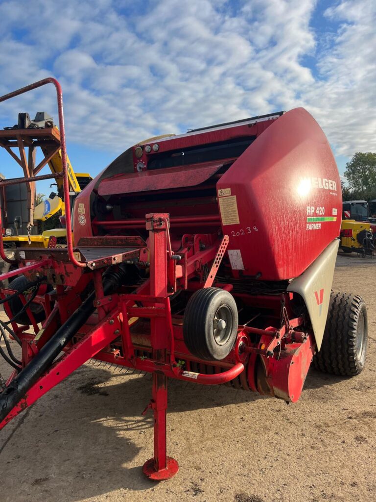 LELY 420 ROUND BALER