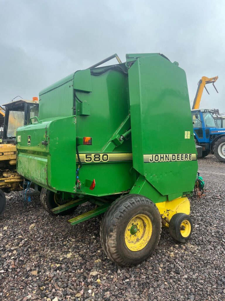 JOHN DEERE 580 ROUND BALER