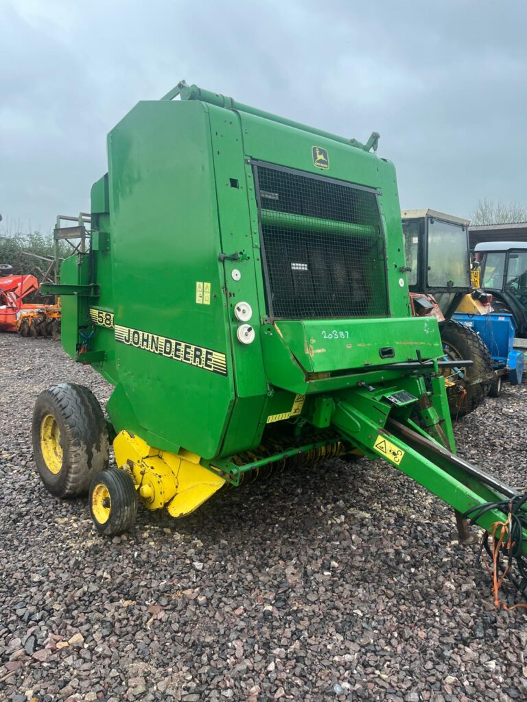 JOHN DEERE 580 ROUND BALER