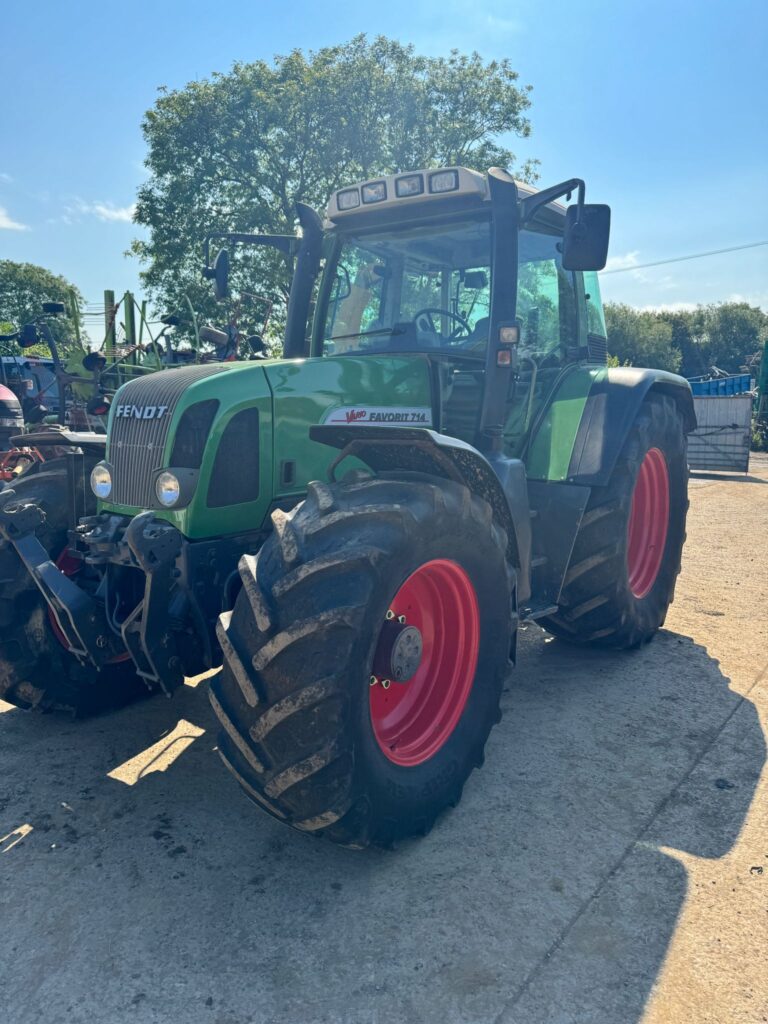 FENDT VARIO 714 TRACTOR