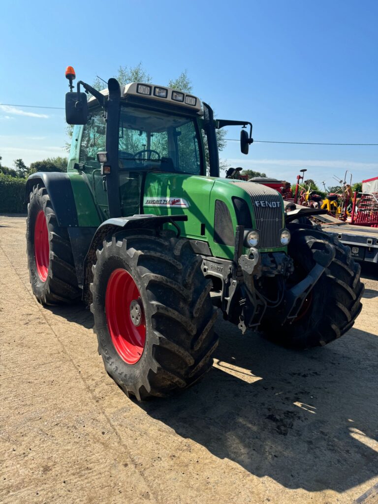 FENDT VARIO 714 TRACTOR