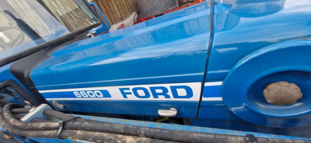 FORD 6600 TRACTOR C/W LOADER