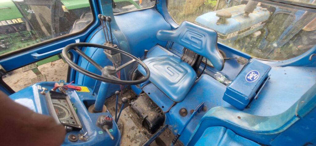 FORD 6600 TRACTOR C/W LOADER