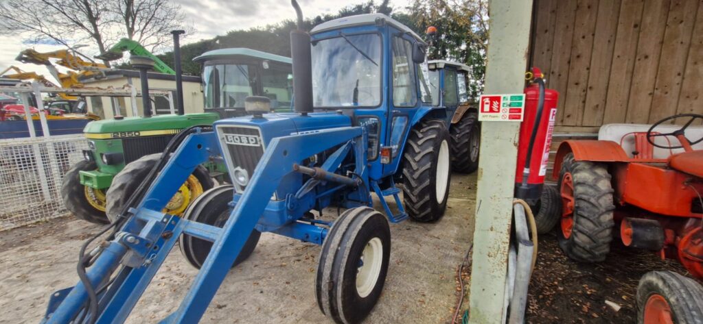 FORD 6600 TRACTOR C/W LOADER