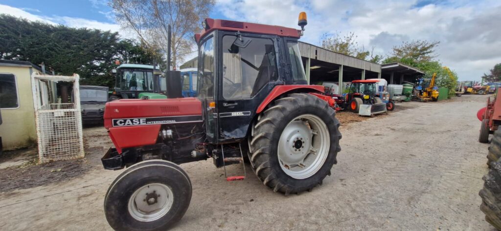 CASE IH 585XL TRACTOR