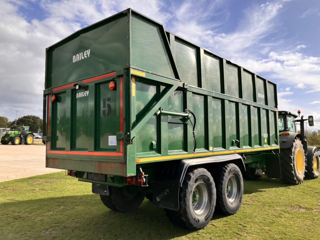 Bailey TB18 + Silage Sides