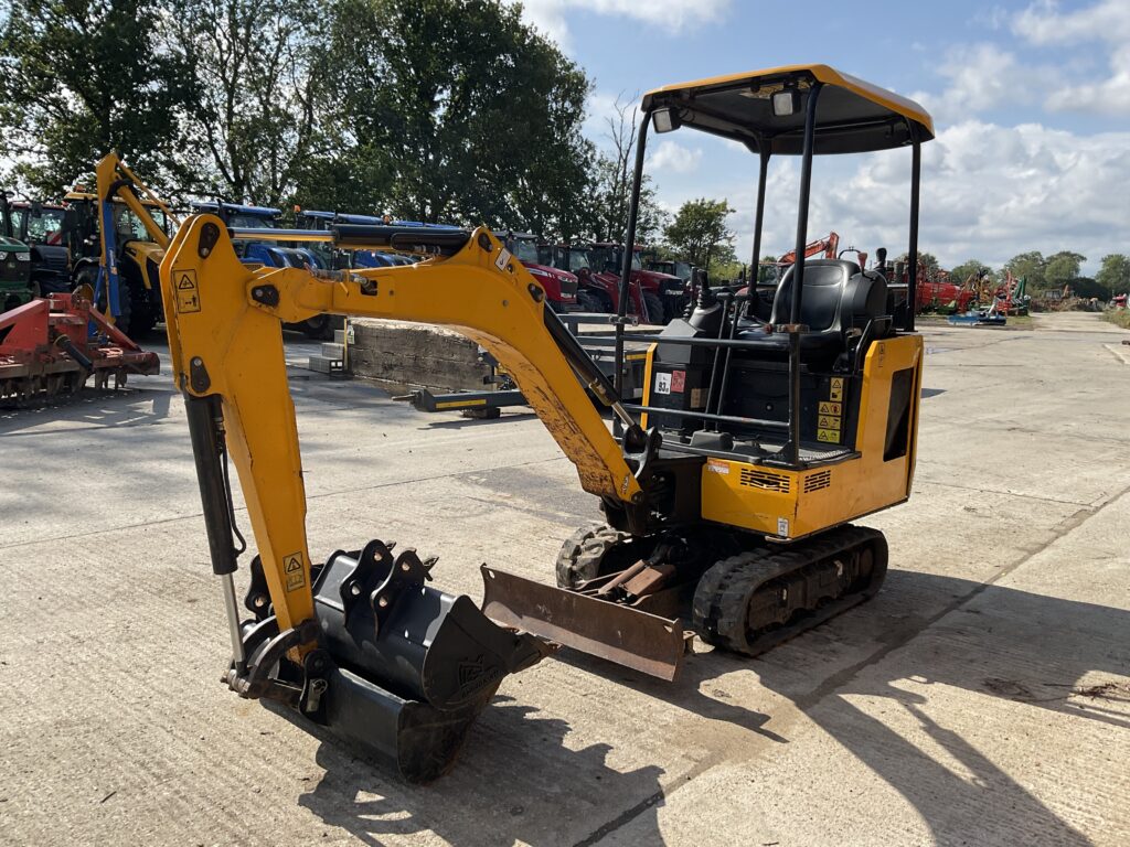 JCB 15C-1