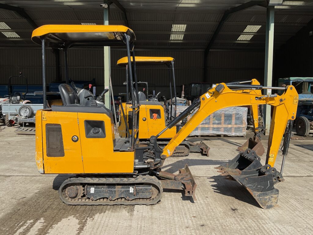 JCB 15C-1