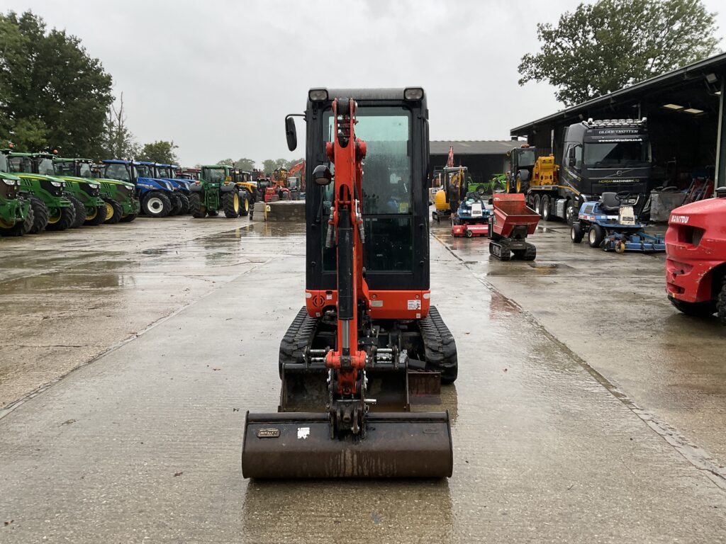 KUBOTA KX018-4