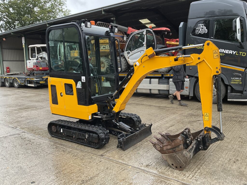 JCB 16C-1