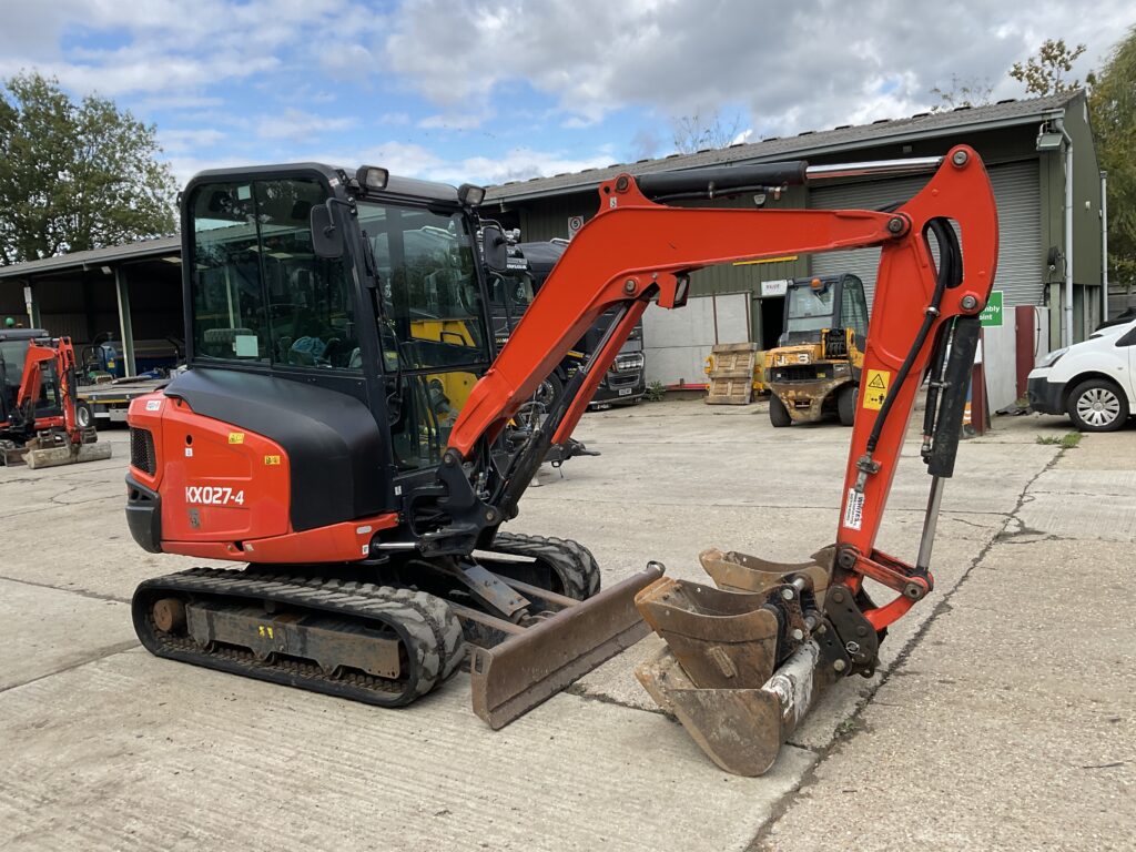 KUBOTA KX027-4