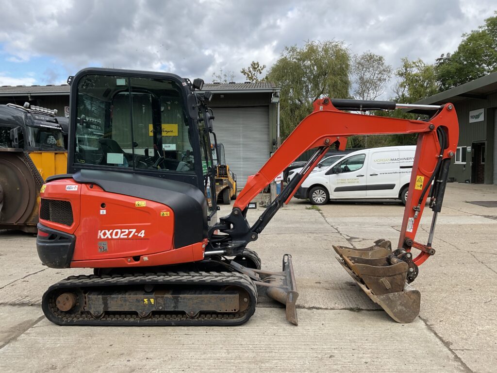 KUBOTA KX027-4