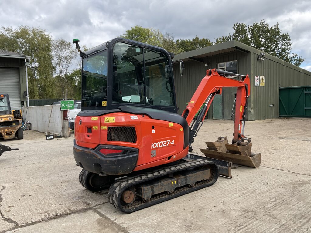 KUBOTA KX027-4