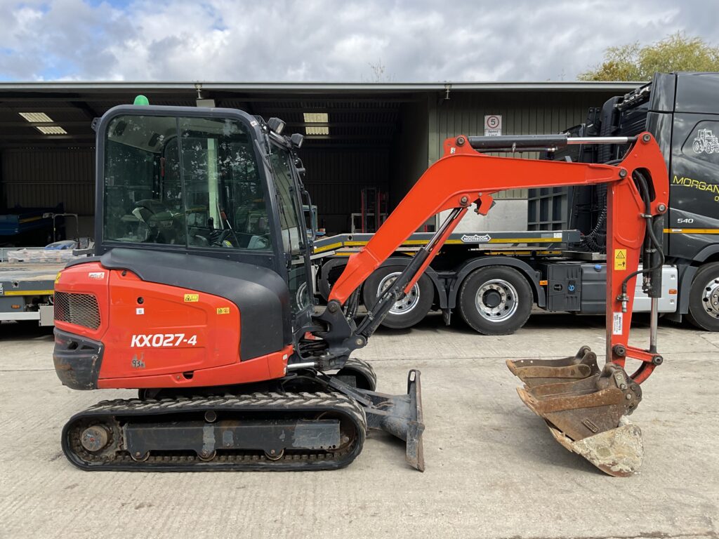 KUBOTA KX027-4