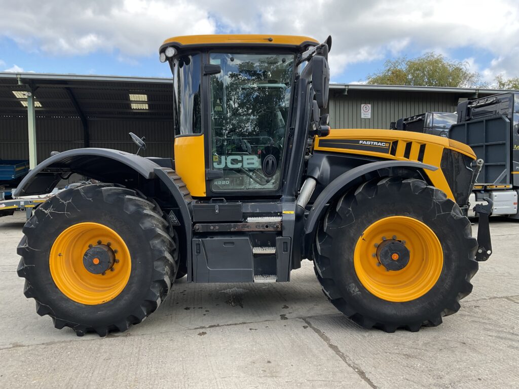 JCB FASTRAC 4220