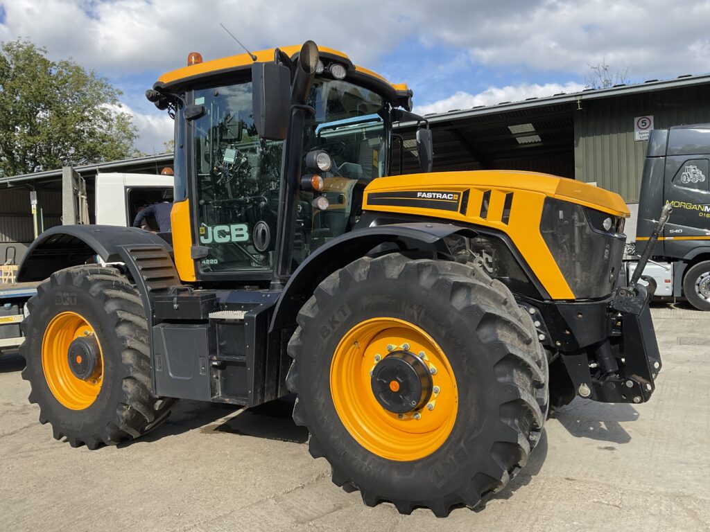 JCB FASTRAC 4220