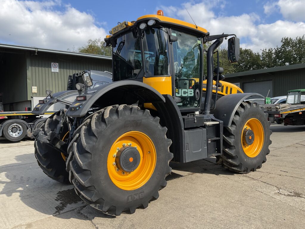 JCB FASTRAC 4220