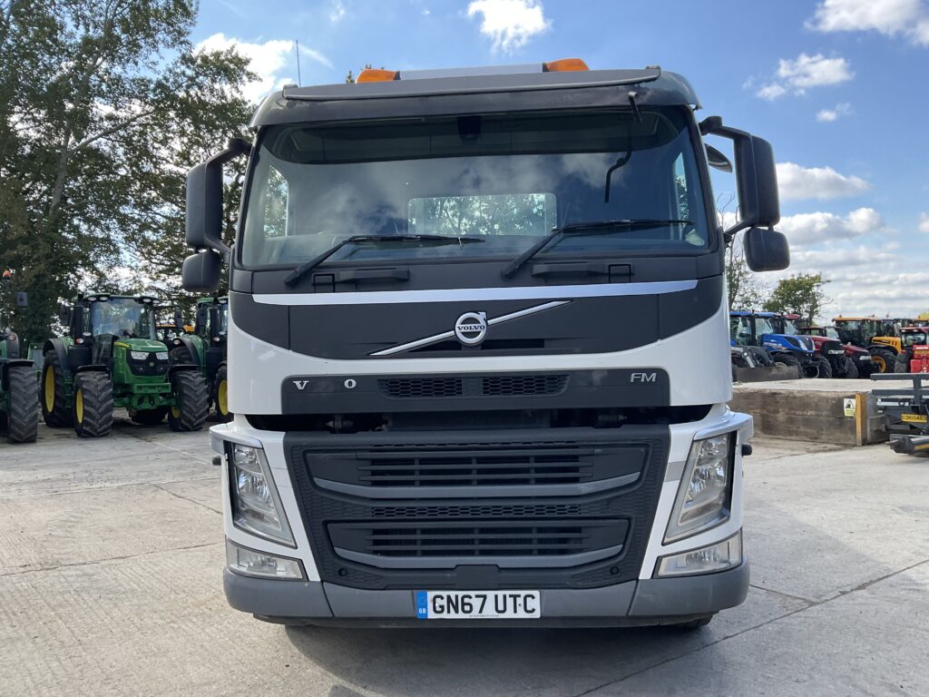 VOLVO FM330