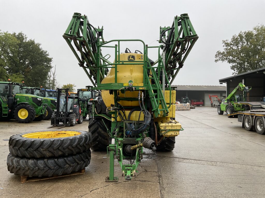 JOHN DEERE 840