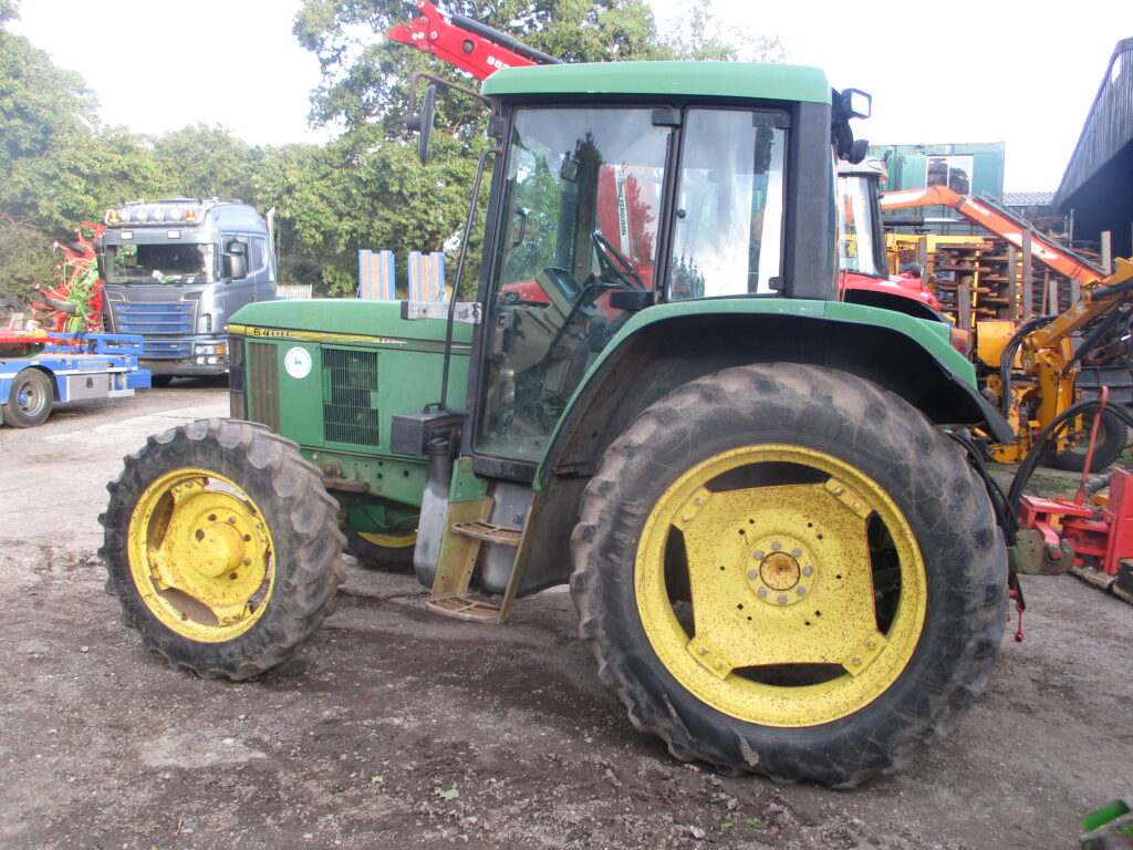 JOHN DEERE 6400