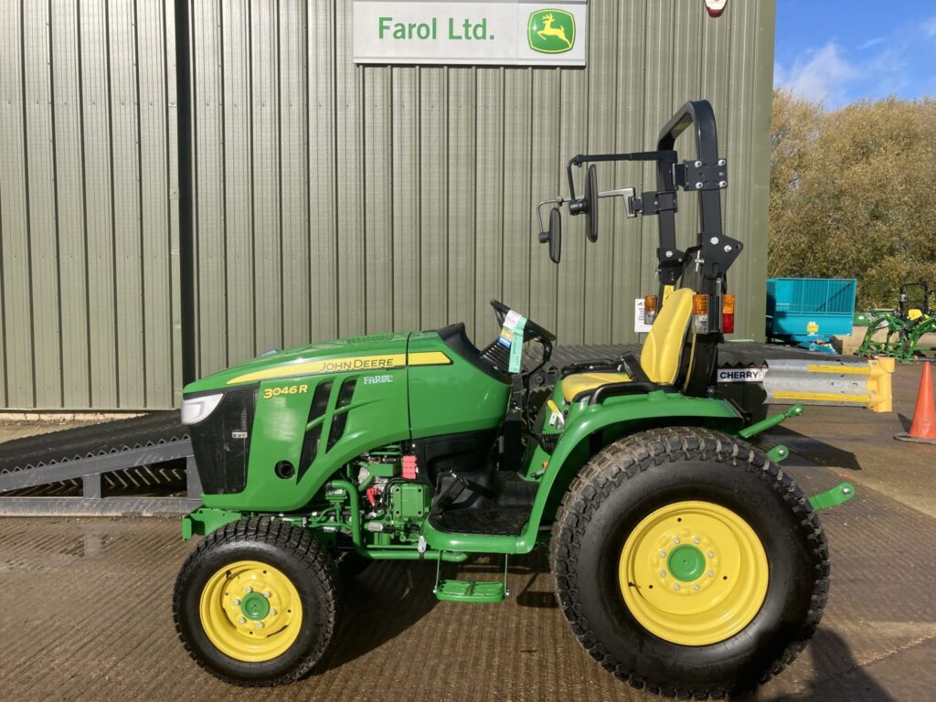 John Deere 3046R compact tractor