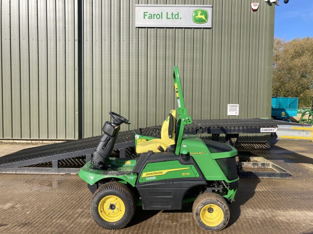 John Deere 1570 out front power unit