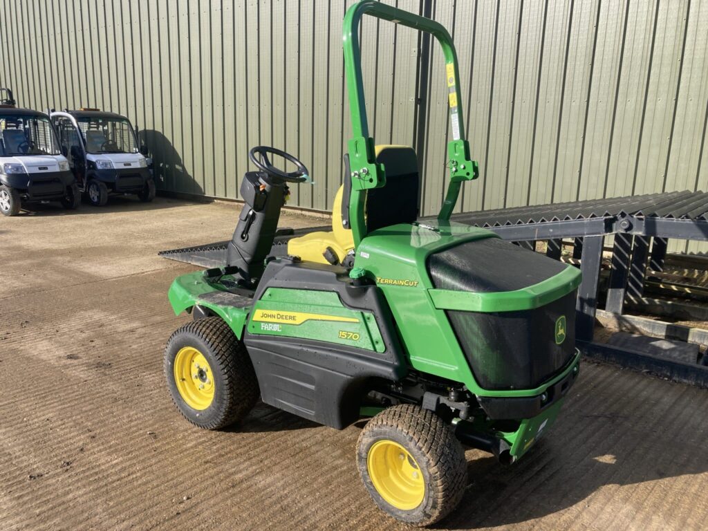 John Deere 1570 out front power unit