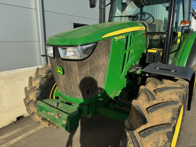 John Deere 5085M