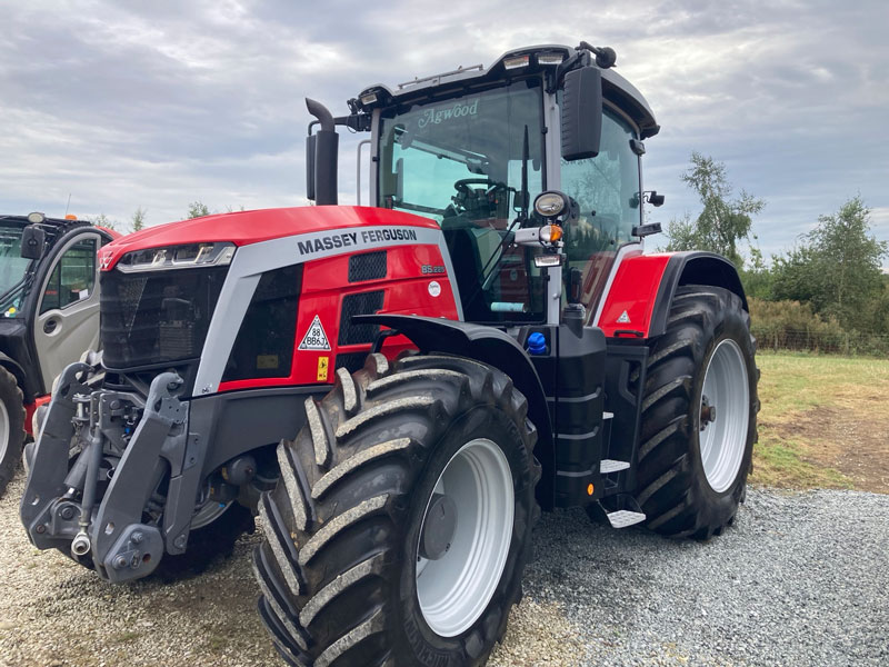 Massey Ferguson 8s.225 Exclusive