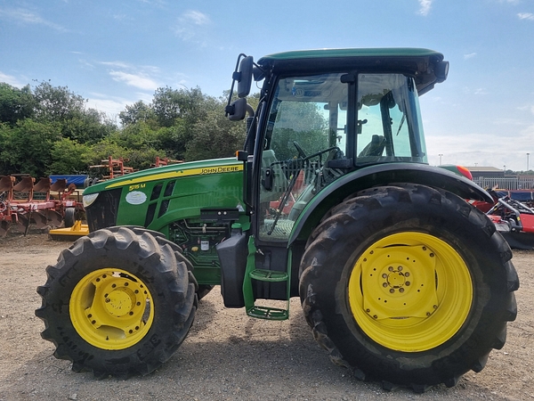 John Deere 5115M -[ 4 Wheel Drive ]-