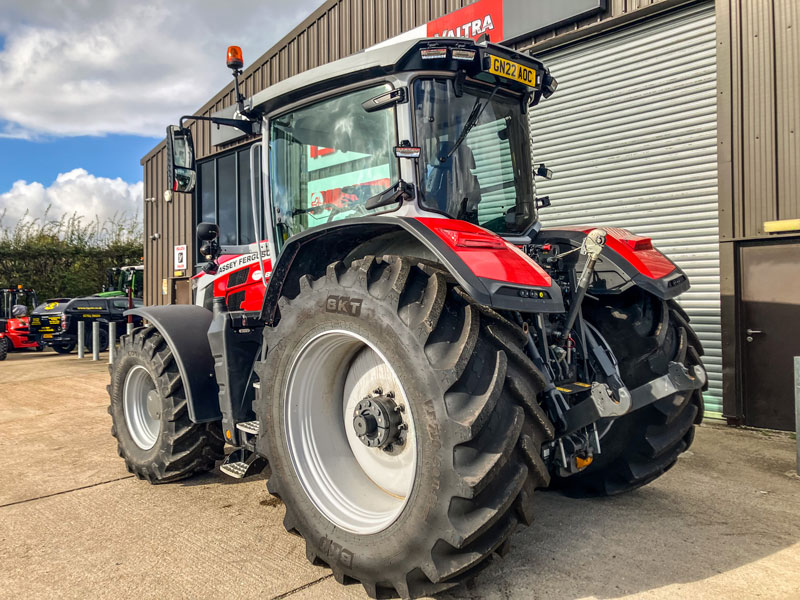 Massey Ferguson 8s.265 Dyna 7 Exclusive