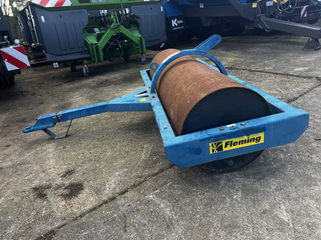 Fleming 6.6ft Flat Roll