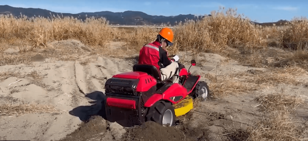 CANYCOM CMX1810 Ride-on Brushcutter