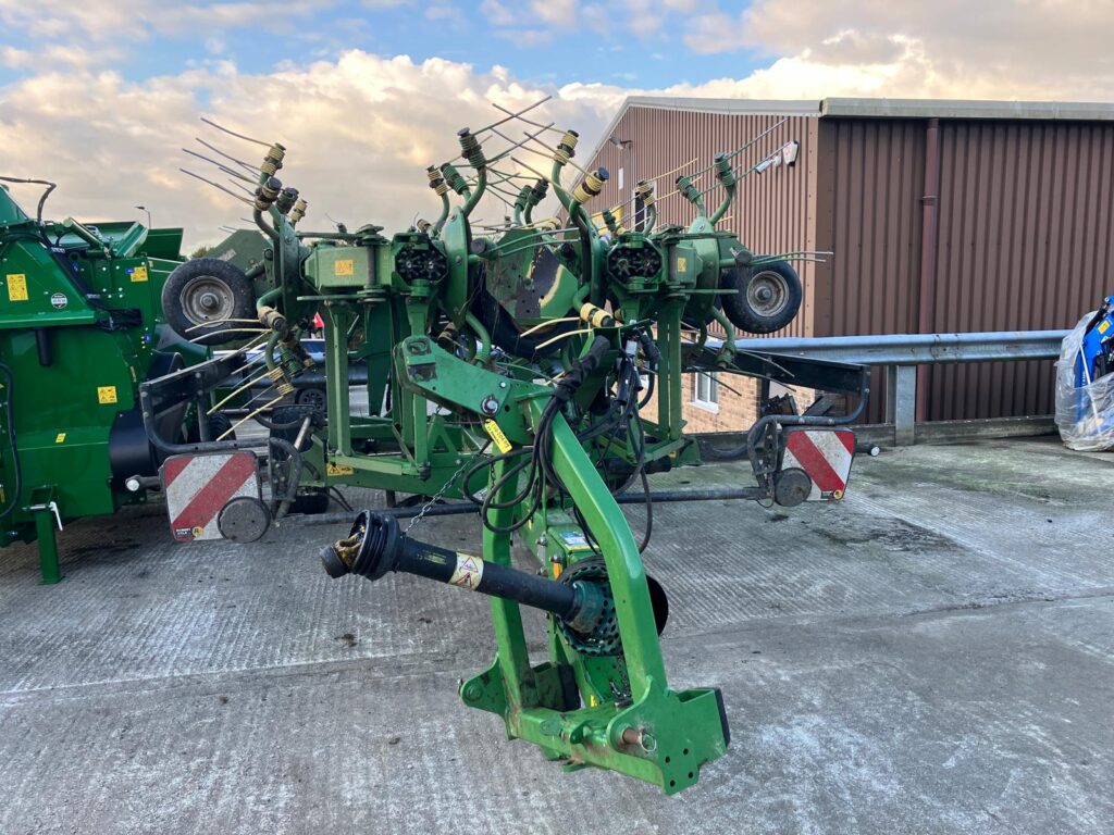 Krone KWT1300 Plus 13.1M Semi-Mounted Trailed Tedder