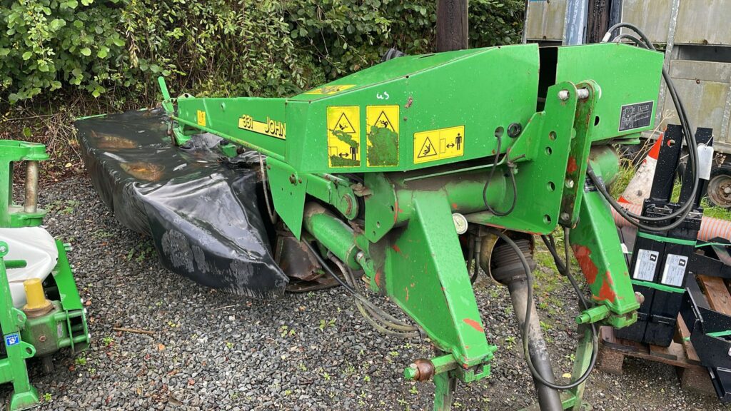 John Deere 331 Rear Mower Conditioner