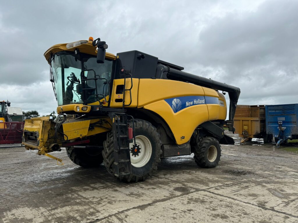 New Holland CX8070 Combine Harvester