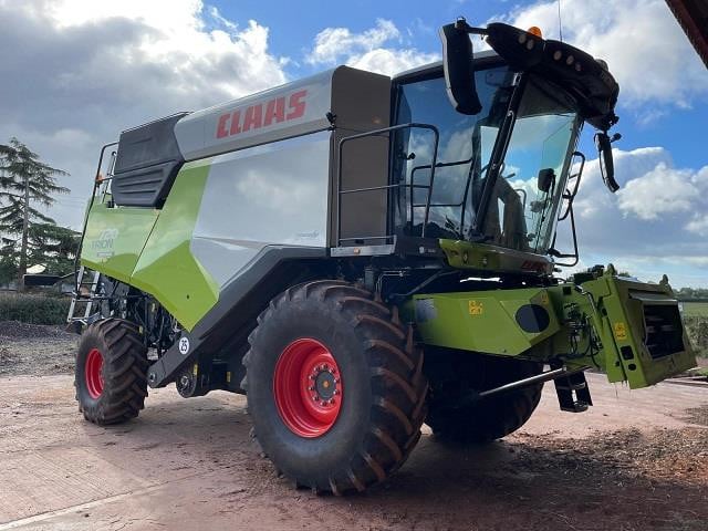 CLAAS TRION 720 M