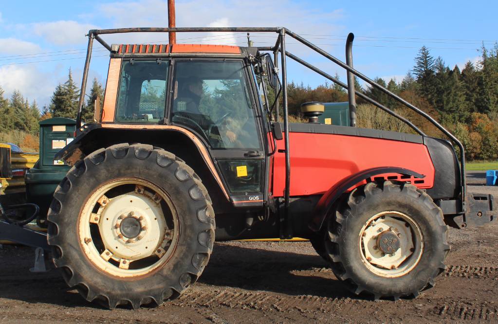 Valmet 8000 Tractor