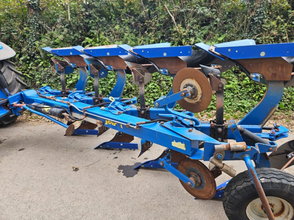 Överum CX 490H Four Furrow Mounted Reversible Plough