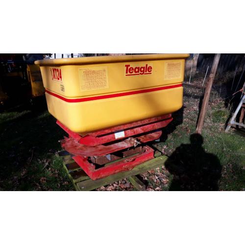 Teagle XT 24 fertilizer spreader