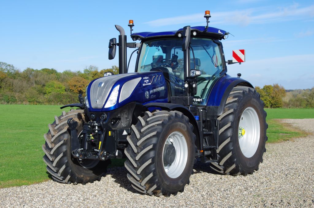 New Holland T7.300AC