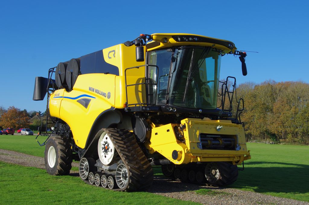 New Holland CR10.90